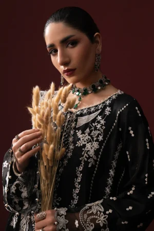 Alternative view of LADY AIK '25 - VOL. 1 - LOOK 02